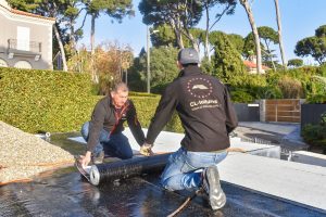 Équipe de CL-Toitures pour des travaux d'étanchéité de toit à Nice