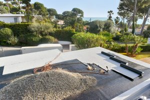 Projet d'installation de membrane pour étanchéité de toit à Nice